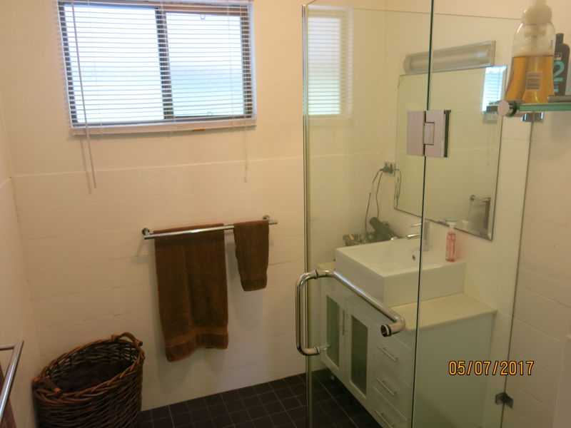 Real Estate in Thora