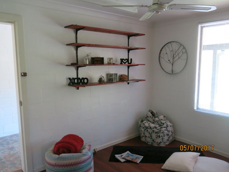 Real Estate in Thora