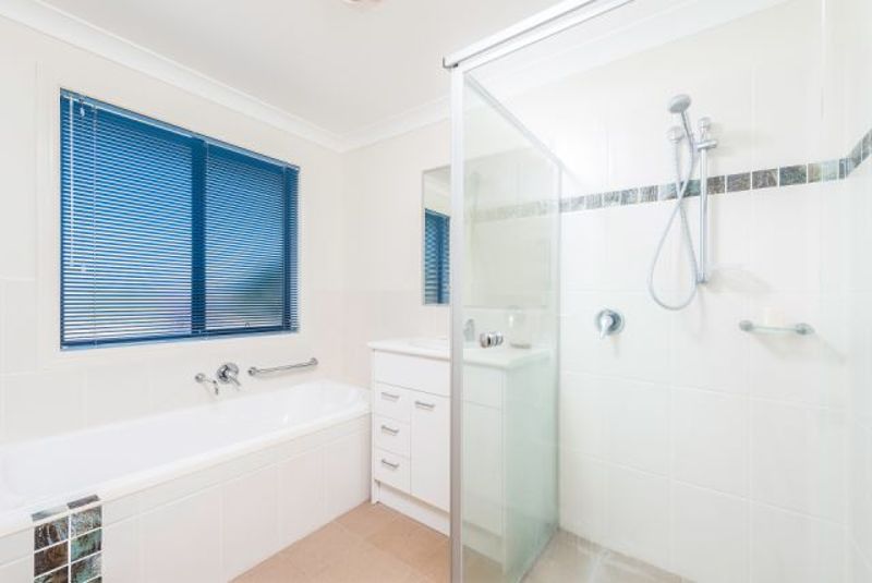 Real Estate in Valla Beach