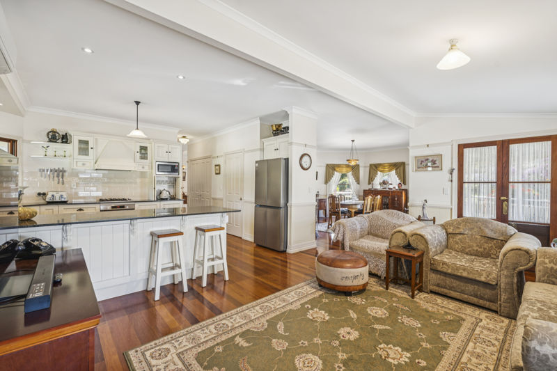 Real Estate in Valla