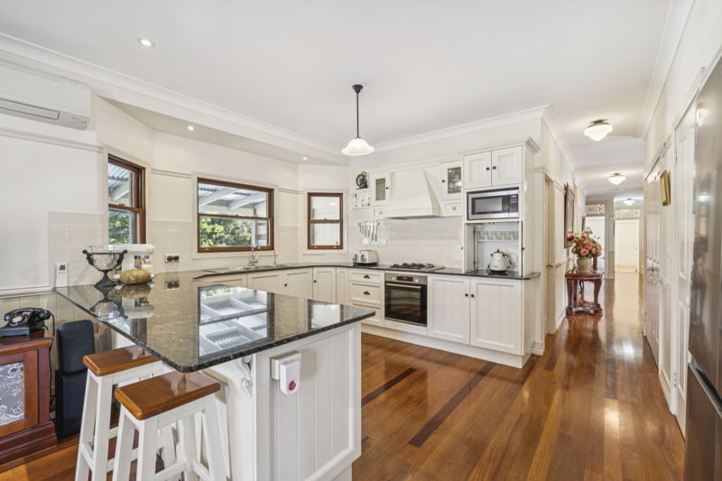 Real Estate in Valla