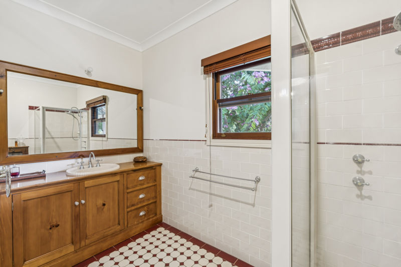 Real Estate in Valla