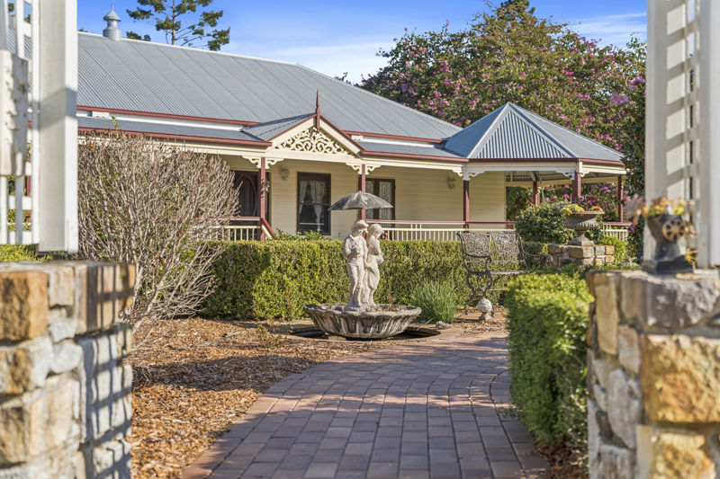 Real Estate in Valla