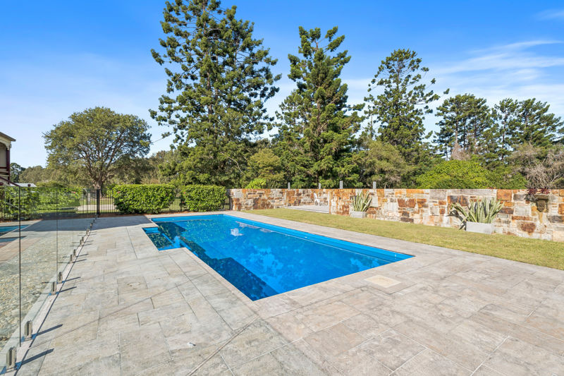 Real Estate in Valla