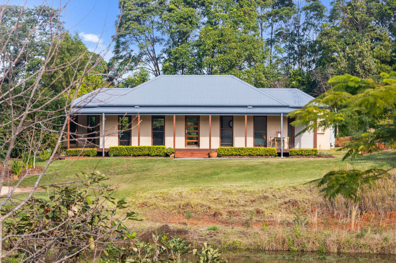 Valla real estate Sold