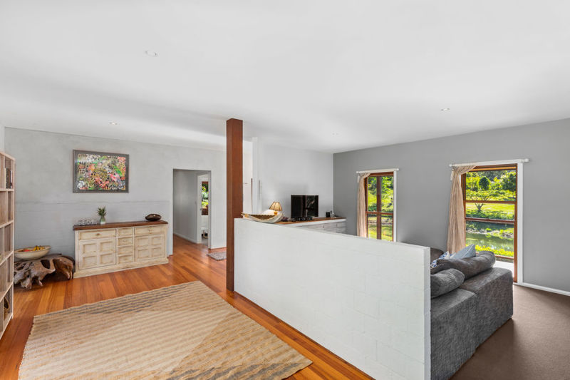 Real Estate in Valla