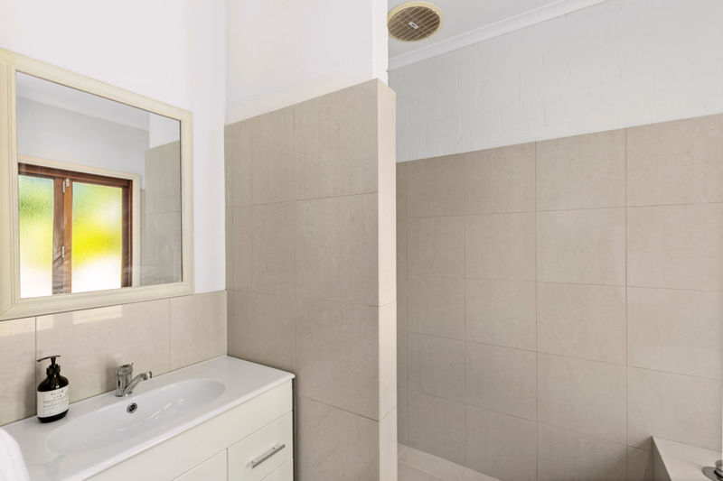 Real Estate in Valla