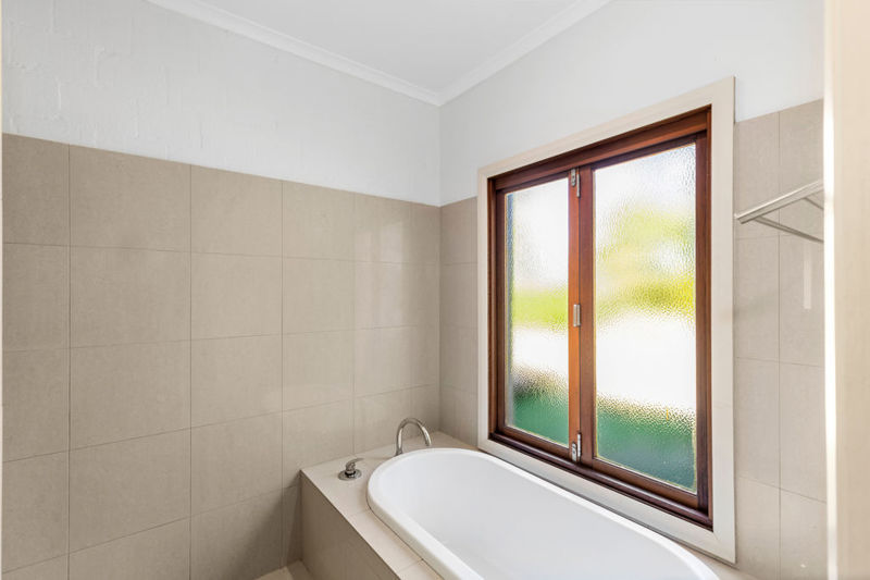 Real Estate in Valla