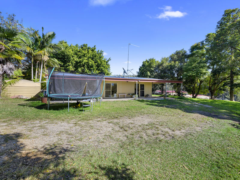 Real Estate in Valla