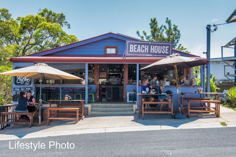 Real Estate in Valla