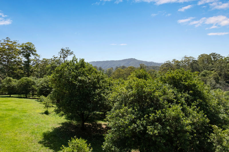 Real Estate in Valla