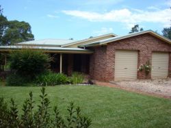 Property in Bellingen - Leased